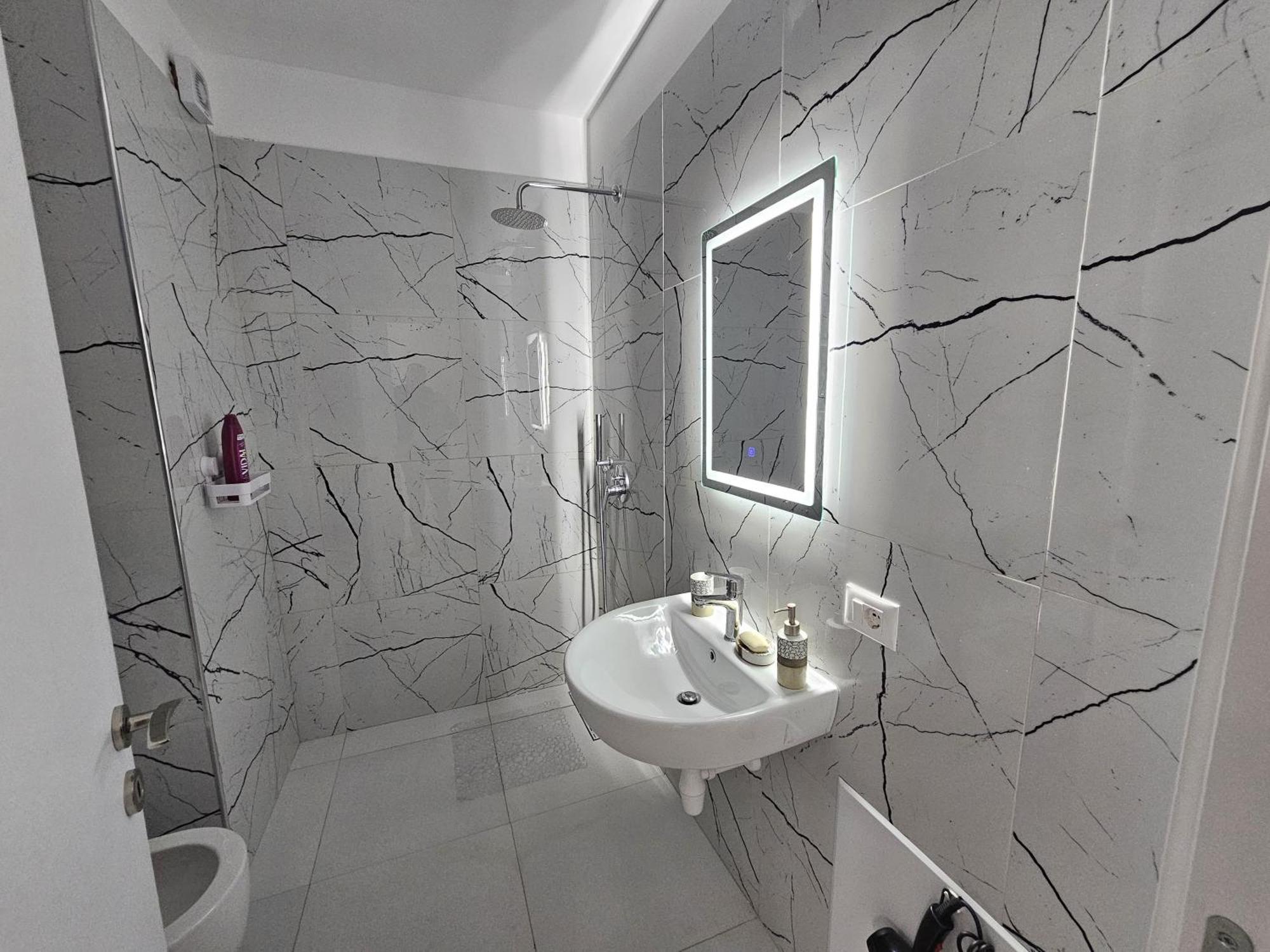 Valentino Zirkon Apartment Tirana Exterior photo